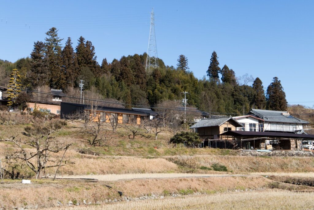 立石の家　外観04