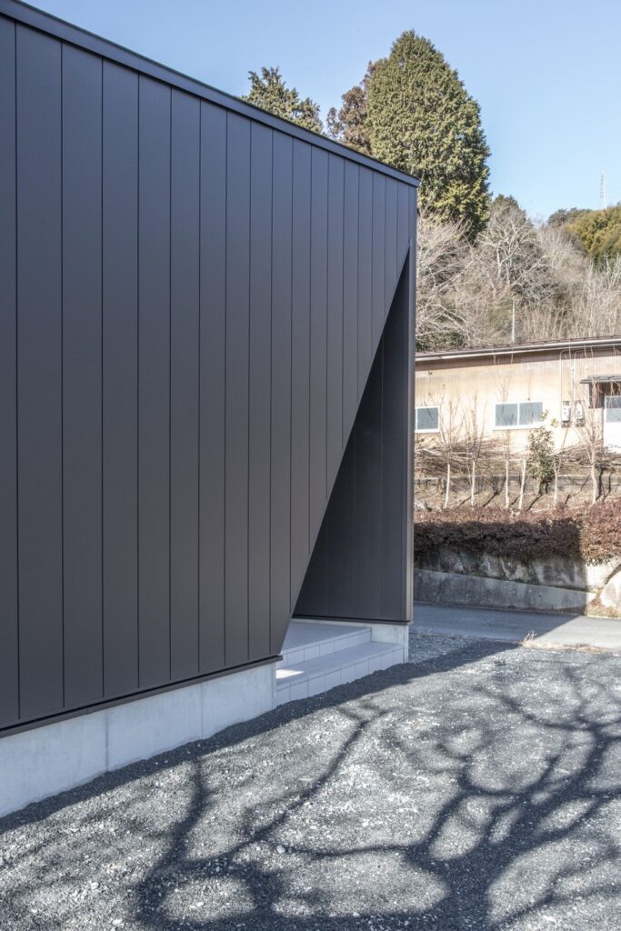 立石の家　外観03