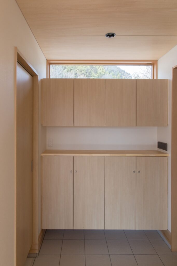 立石の家　内観01