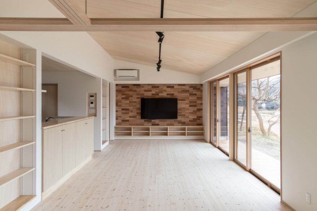 立石の家　内観02