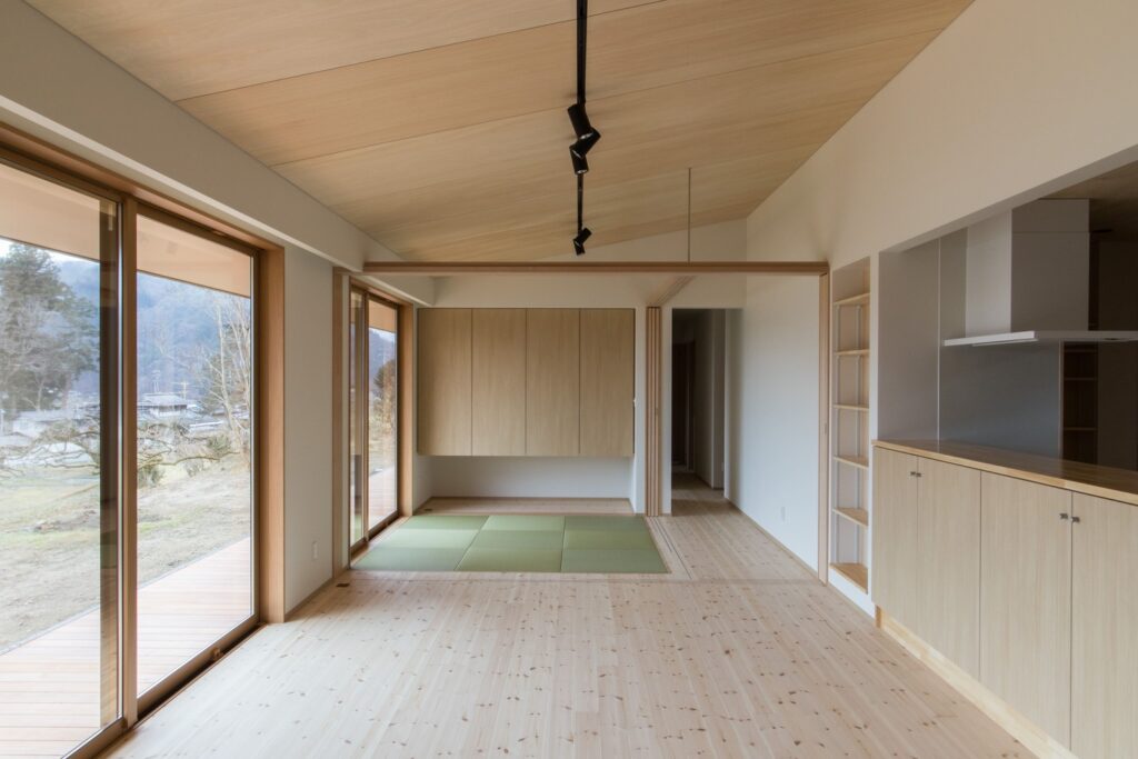 立石の家　内観04