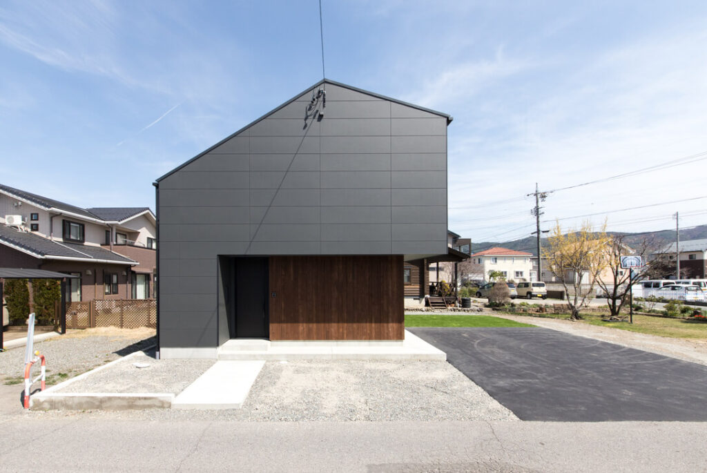 日影の家　外観01