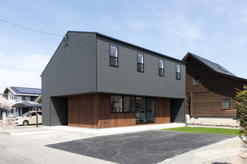 日影の家　外観02