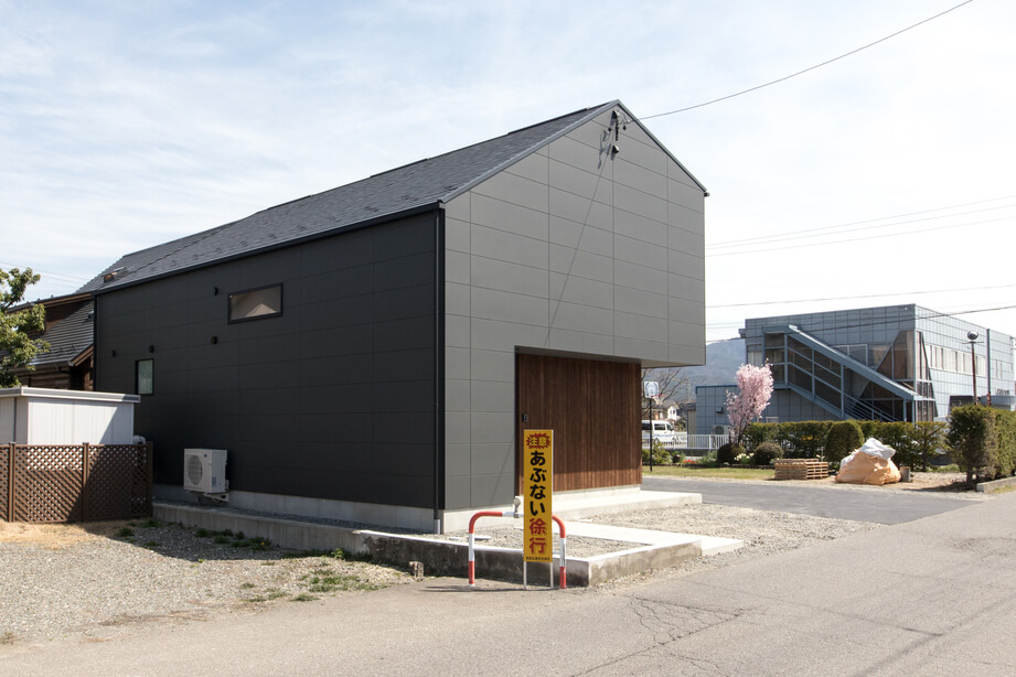 日影の家　外観03