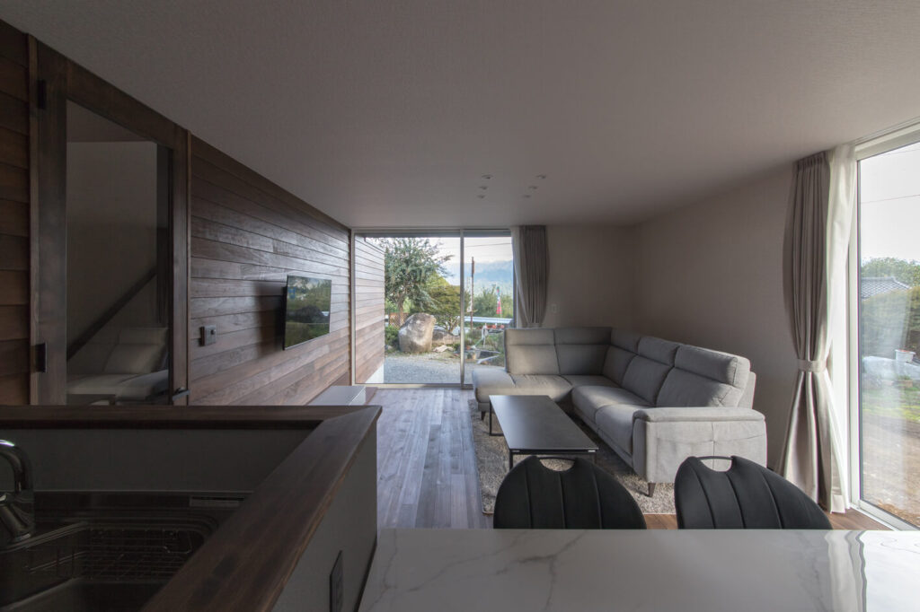 松川の家　内観02