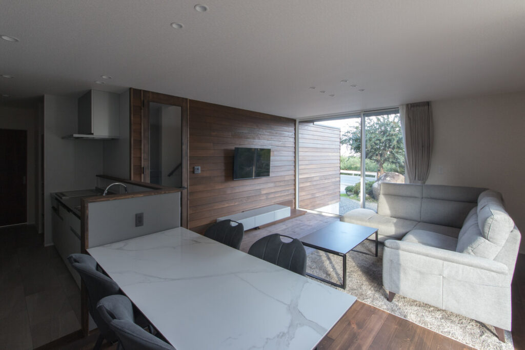 松川の家　内観03